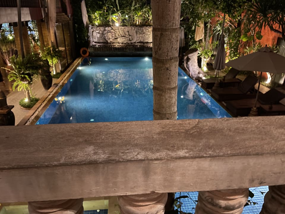 Pool Golden Temple Hotel