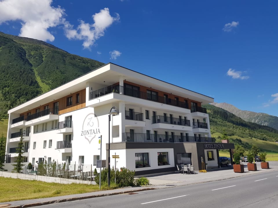 Außenansicht Hotel Zontaja
