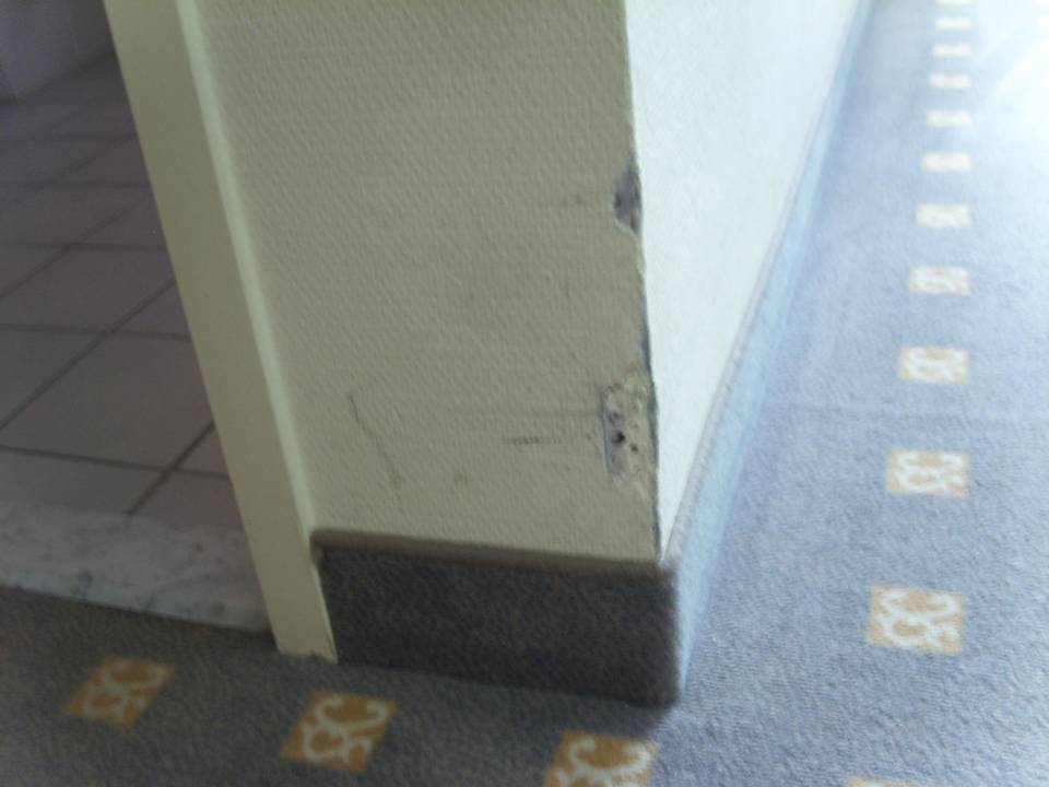 Abgeplatzte Ecken Leonardo Hotel Hamburg Airport