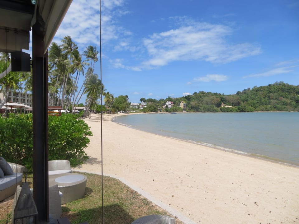 Plage sur le côté gauche du resto Patio Crowne Plaza Phuket Panwa Beach