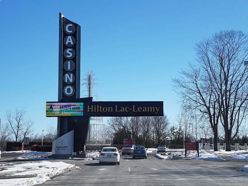 Zufahrt zum Hotel Hotel Hilton Lac Leamy