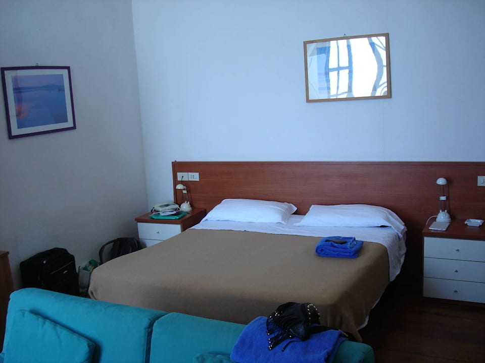 Doppelbett im Zimmer 502 Hotel Casmona