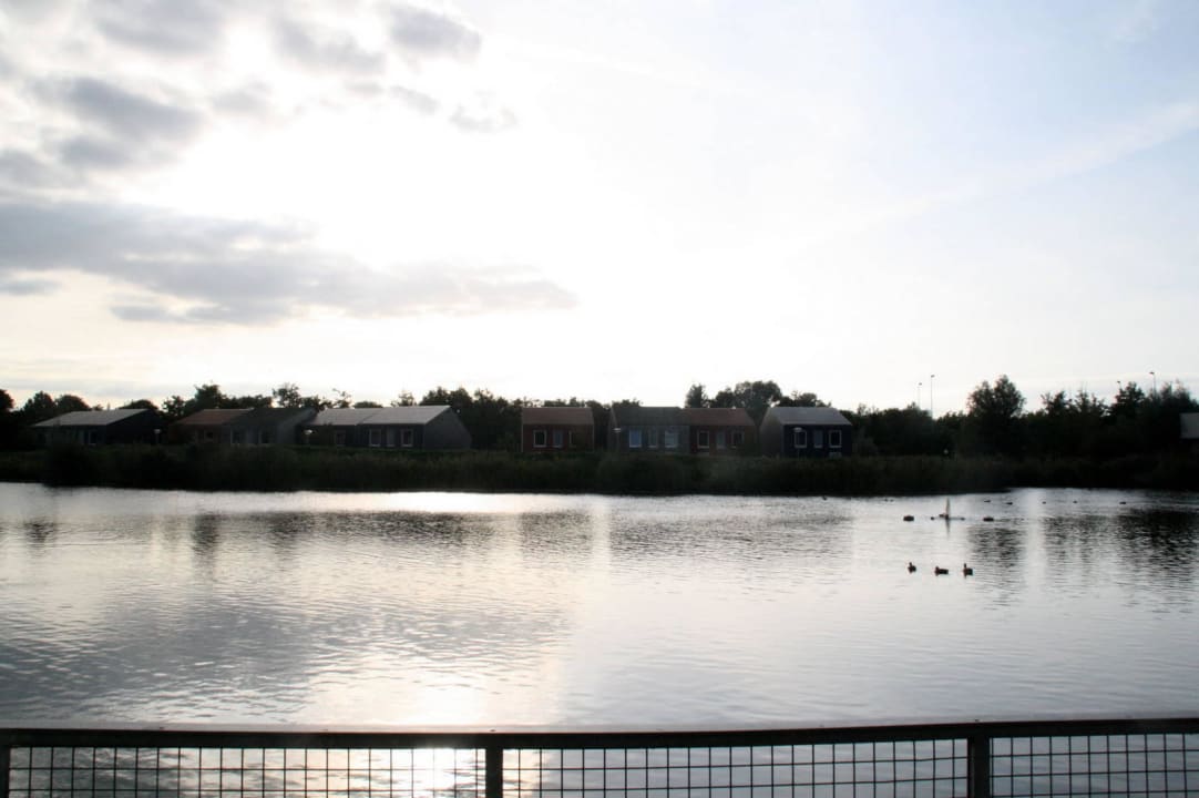Terrasse mit Seeblick Center Parcs Park De Haan