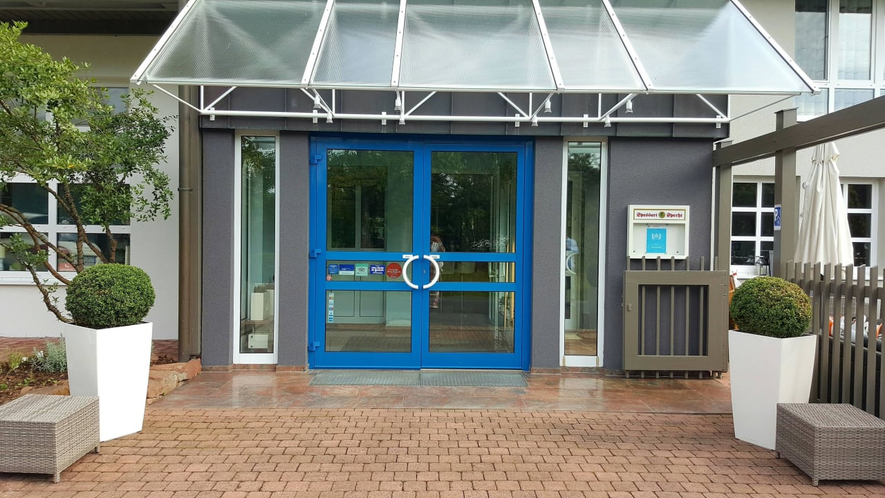 Hoteleingang Hotel in den Herrnwiesen