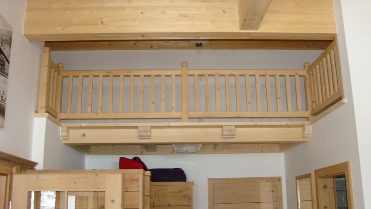 Unbegehbarer Balkon im Wohnzimmer Aparthotel Naturresort Senningerhof