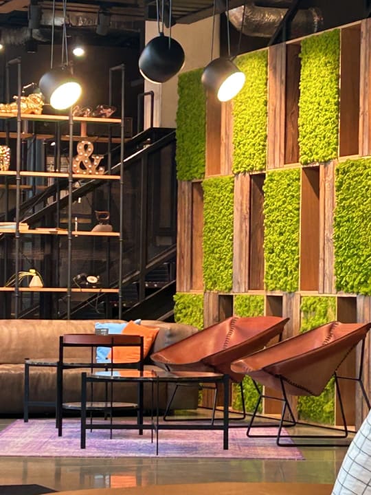 Lobby Moxy Poznań Airport