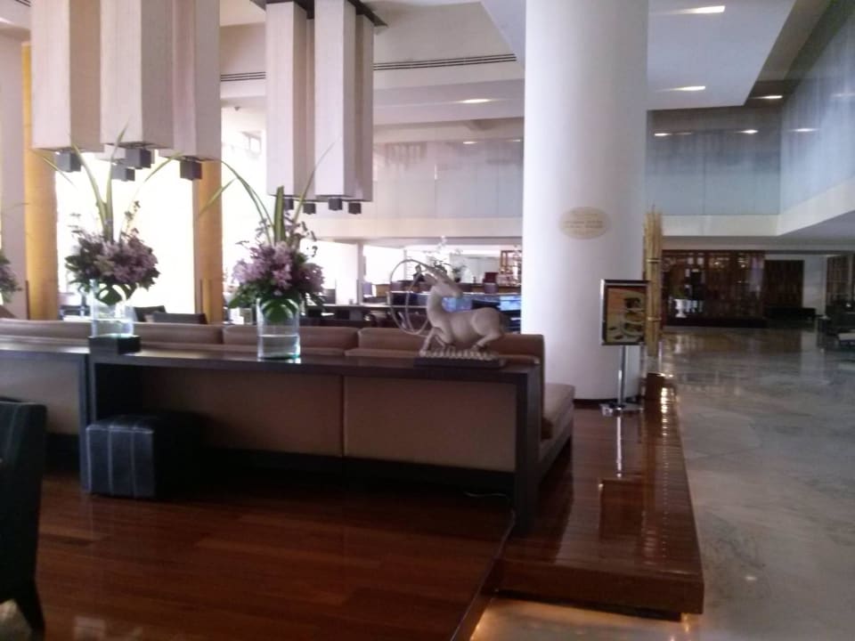 Bereich vor Aufzügen Ramada Plaza by Wyndham Bangkok Menam Riverside
