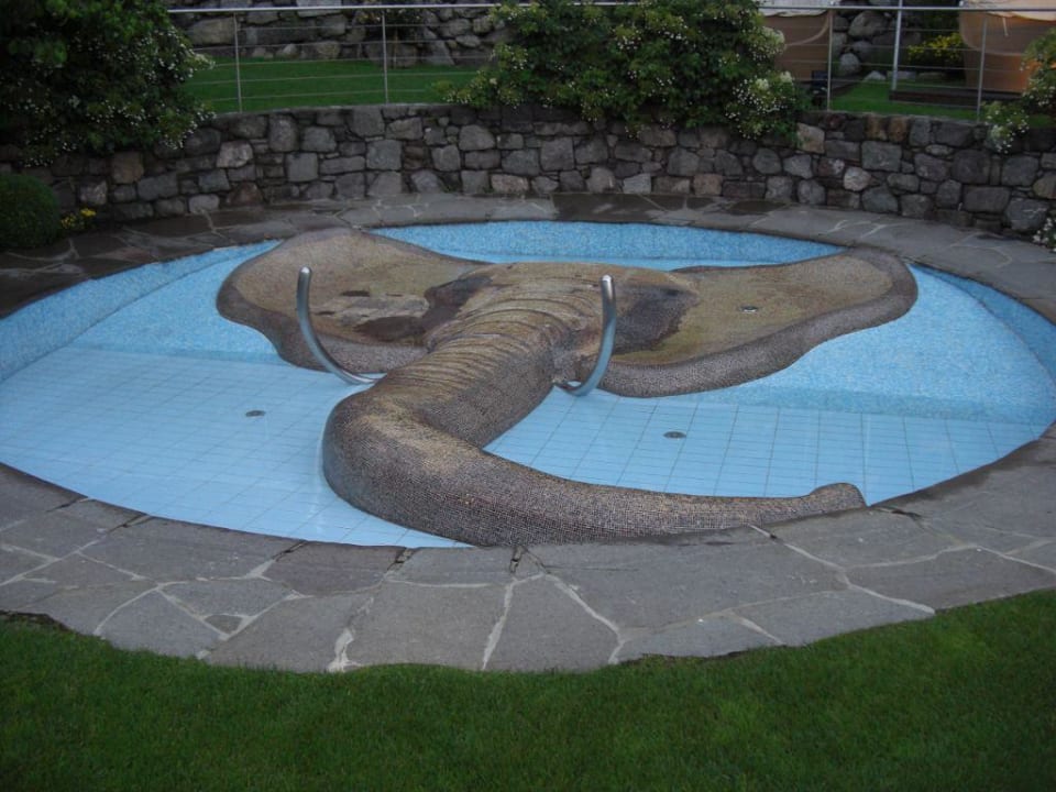 Origineller Außenpool Lindenhof Pure Luxury & Spa DolceVita Resort