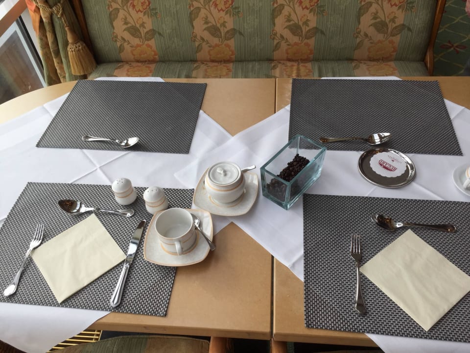 Frühstückstisch Rugard Thermal Strandhotel