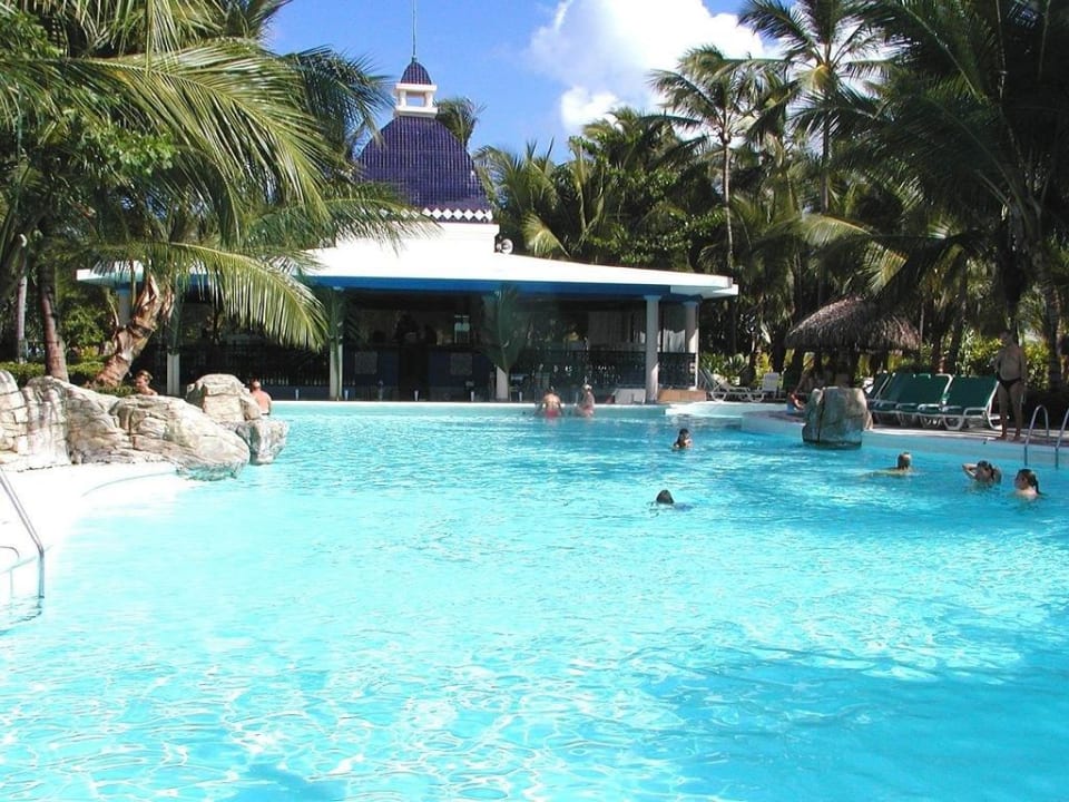 Poolbar Hotel Riu Bambu