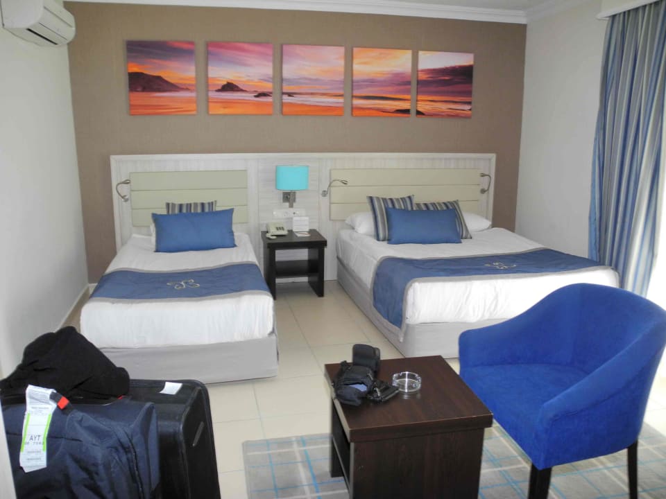 Schön eingerichtetes Zimmmer Papillon Belvil