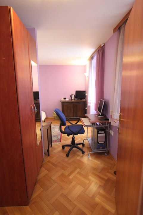 Room 201 I Base Rooms