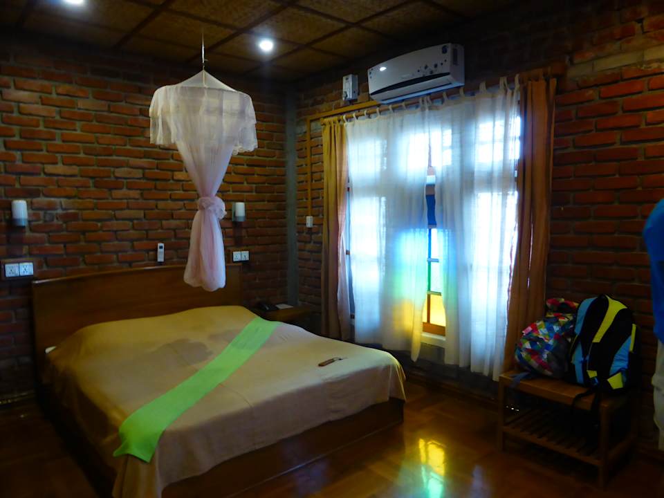 Zimmer Teak Wood  Hotel