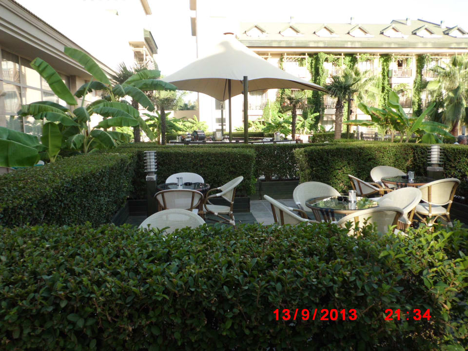 Sitzgelegenheit an der Außenbar Can Garden Resort