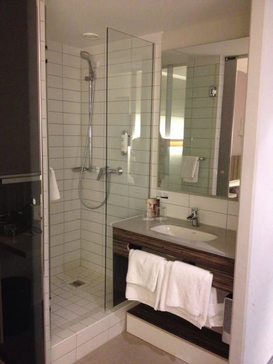 Offenes Bad Premier Inn Nürnberg City Nordost