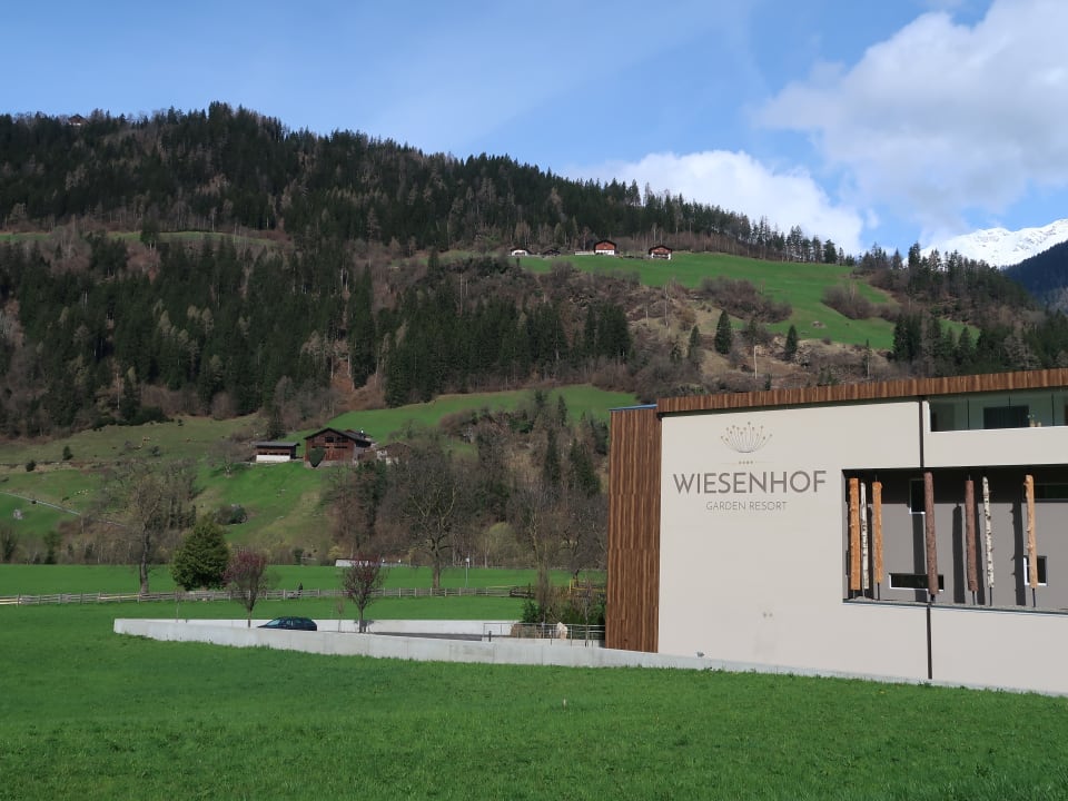 Außenansicht Hotel Wiesenhof Garden Resort