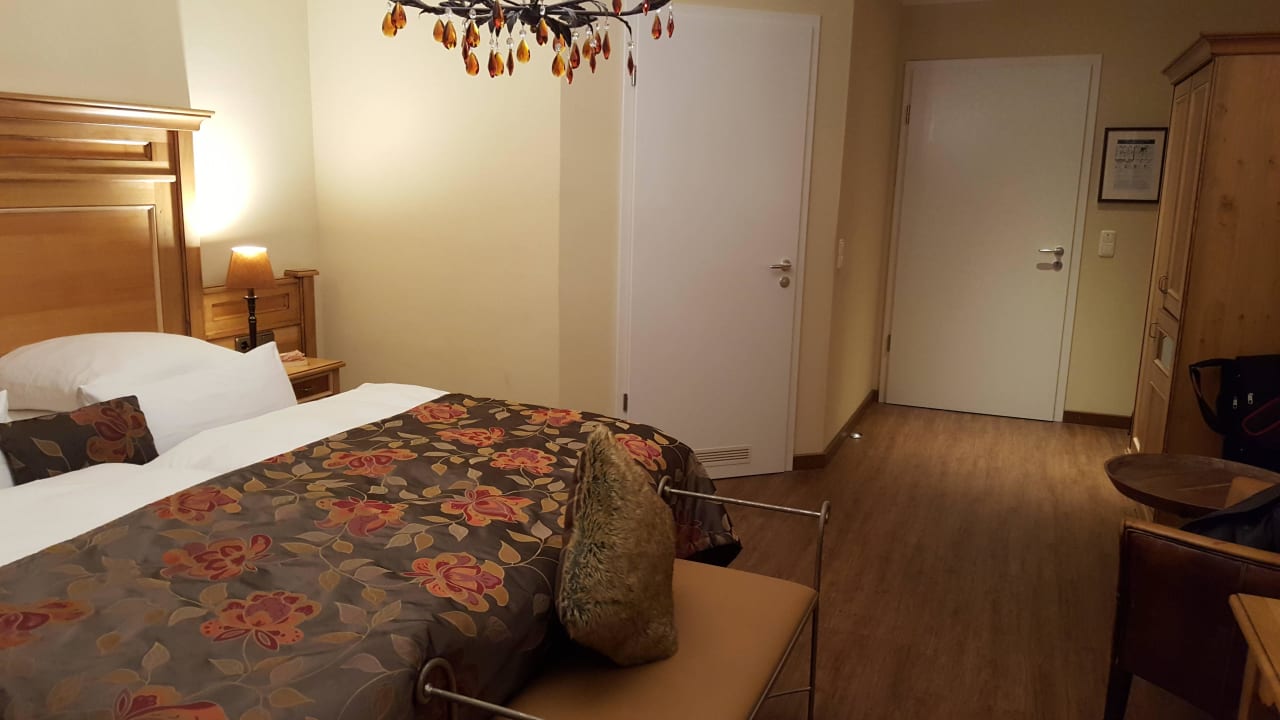 Das große bequeme Doppelbett Hotel Ampervilla