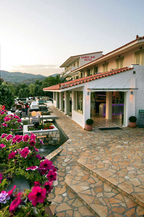 Great entrance  Hotel Sandy Bay