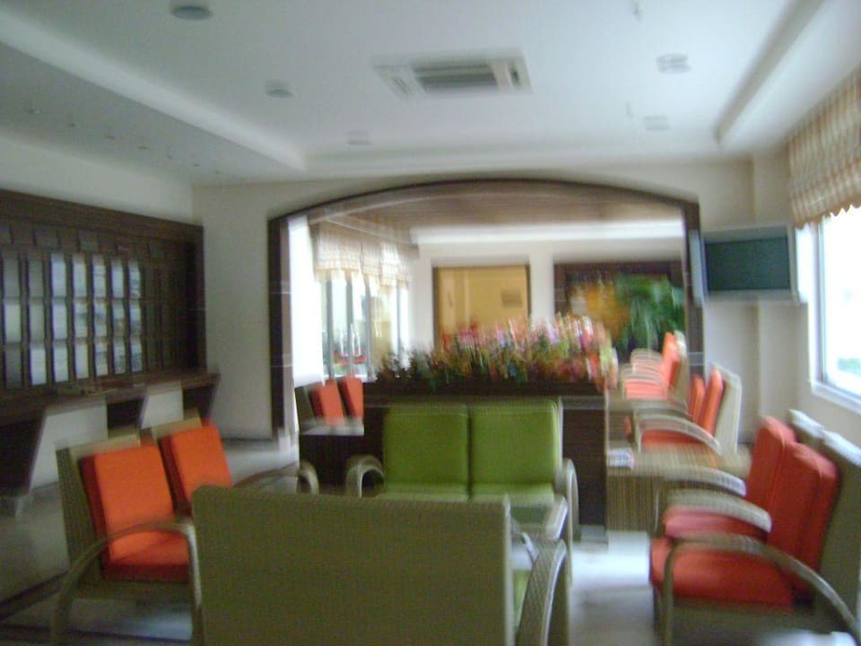 Sitzmöglichkeiten am eingang FUN&SUN Smart Hane Sun Hotel