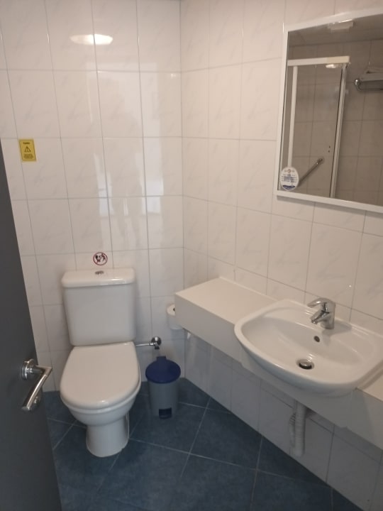 Zimmer Queen's Bay Hotel