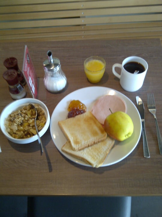 Breakfast MEININGER Hotel Bruxelles City Center