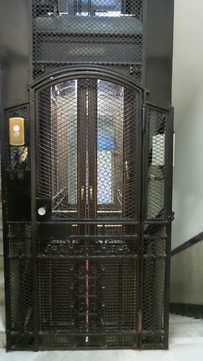 Aufzug - der Klassiker Hotel Domus Castrense