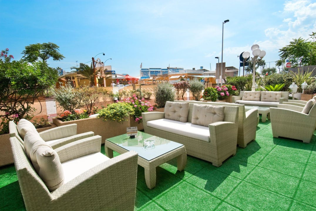 Rilassati con l'aria di mare Hotel Des Nations