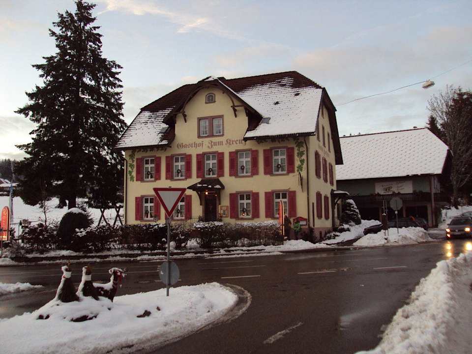 Gasthof von aussen Rombach Nostalgie Gastronomie Zum Kreuz