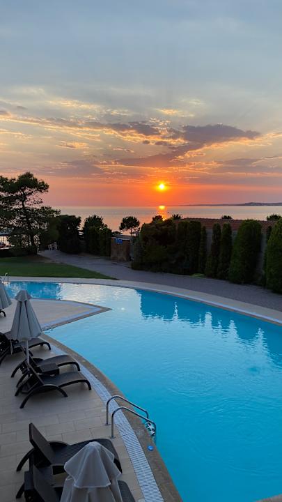 Pool Istion Club & Spa