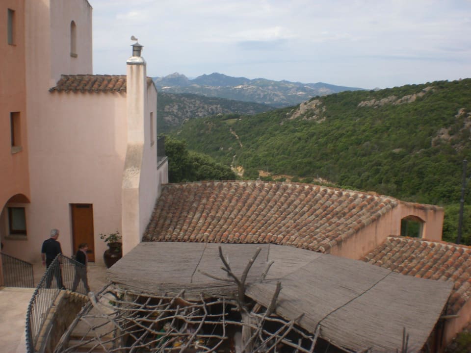 Ausblick auf die Berge Hotel Arathena