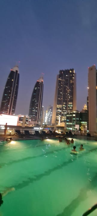 Pool Rose Rayhaan by Rotana