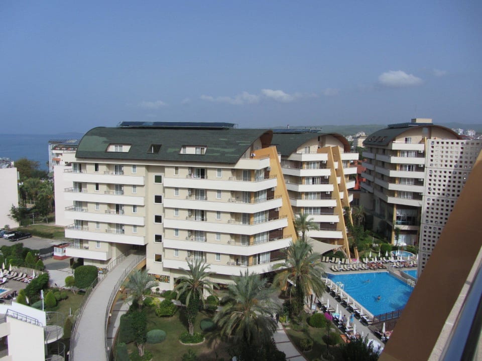 Blick auf Block 6 und 5 Alaiye Resort & Spa