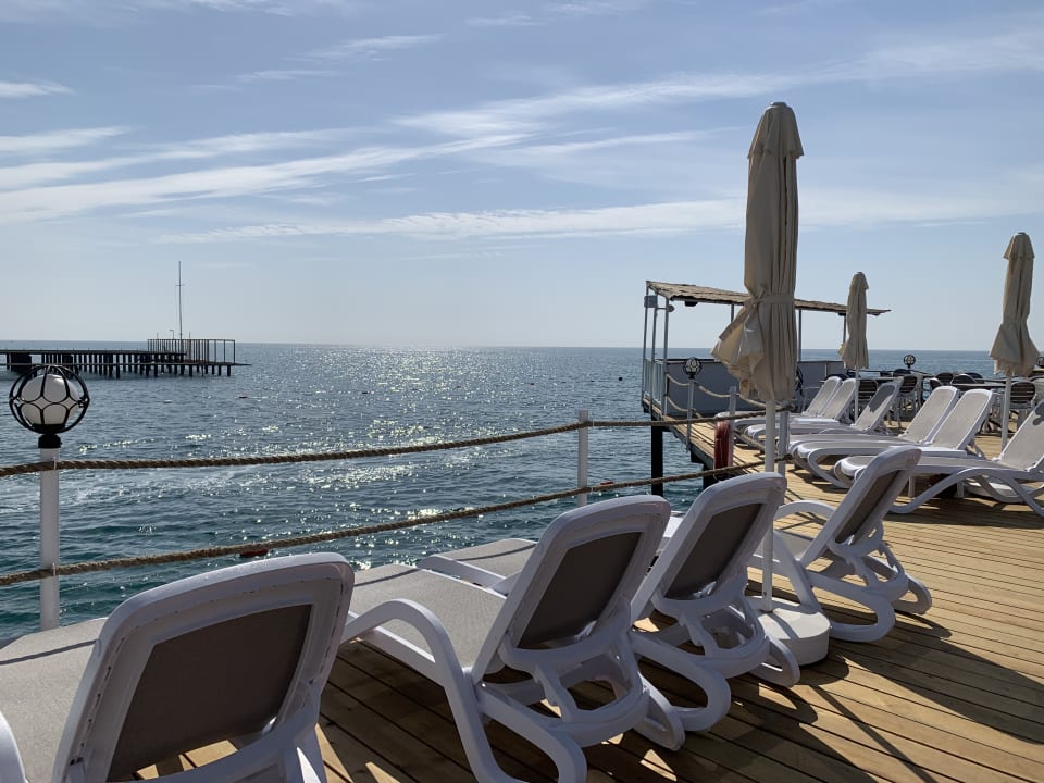 Strand Saturn Palace Resort Hotel