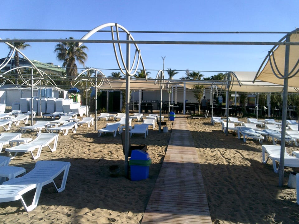 Strand Side Royal Paradise Hotel