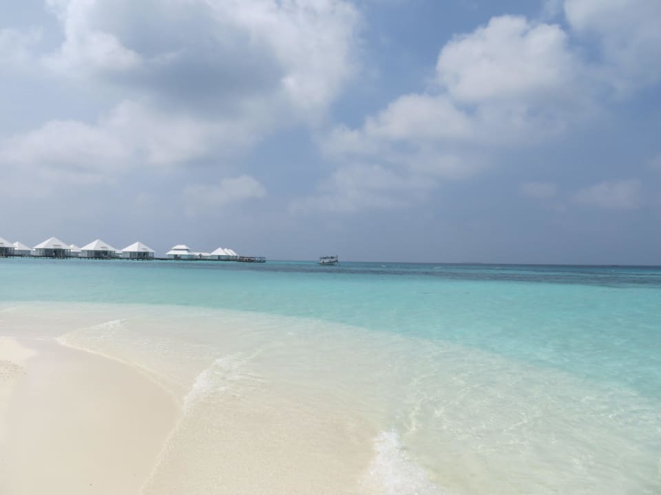 Strand bei den Wasservillen ananea Diamonds Athuruga