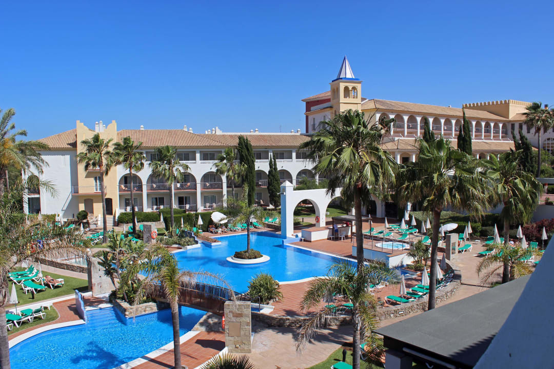 Blick vom Balkon zum Pool Fuerte Conil-Resort