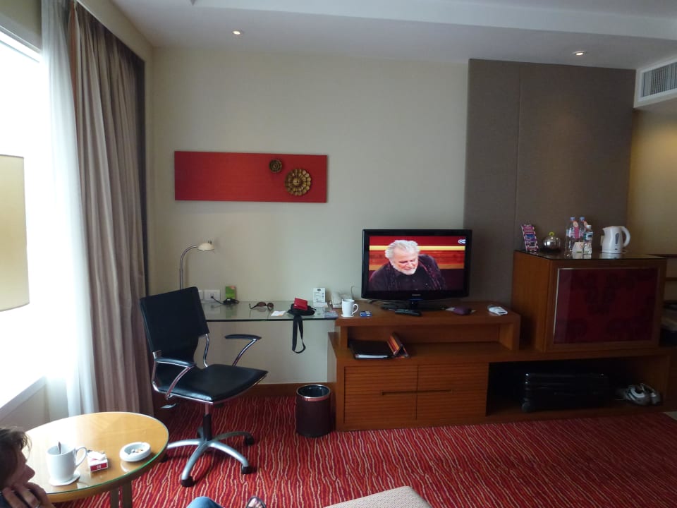 Blick zum TV Hotel Courtyard By Marriott Bangkok