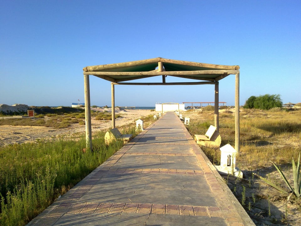 Weg zum Strand Djerba Aqua Resort
