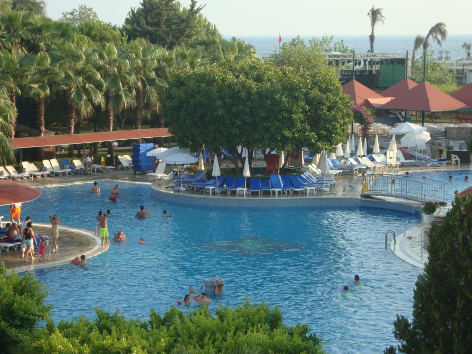 Queen Pool Miramare Queen Hotel