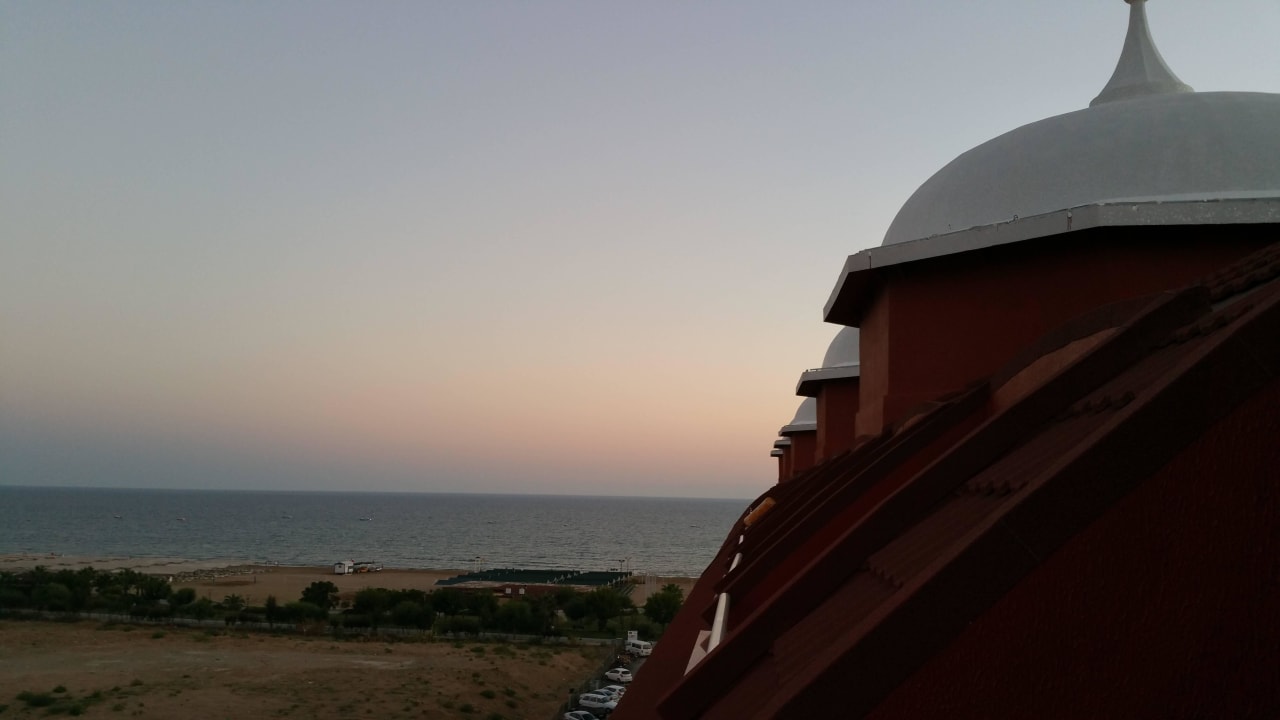 Blick zum Strand (seitl Meerblick) Royal Taj Mahal Hotel