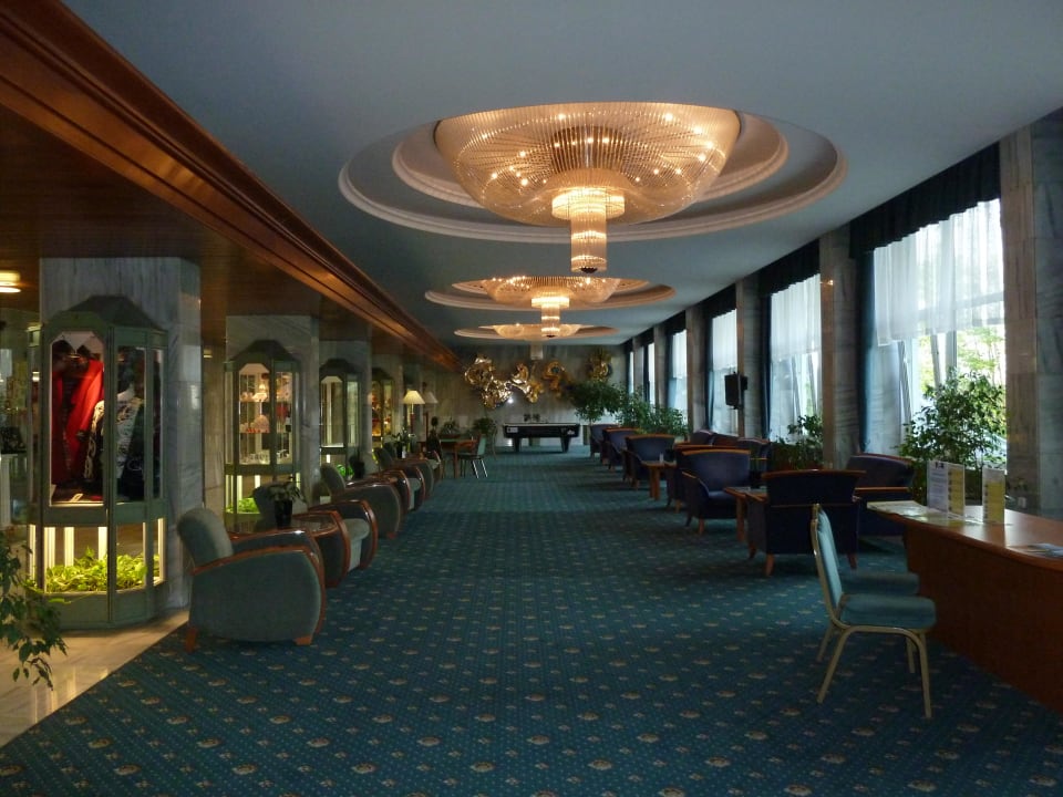 Zum Wohlfühlen...schon in der Lobby Ensana Thermal Hévíz