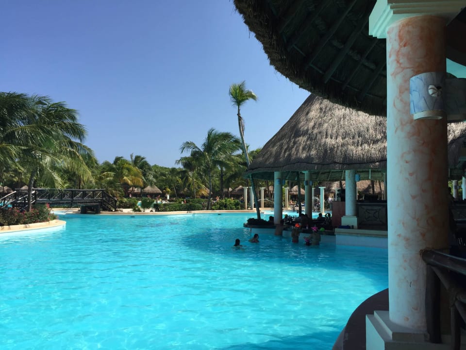 Swim-up-Bar Grand Palladium Kantenah Resort & Spa