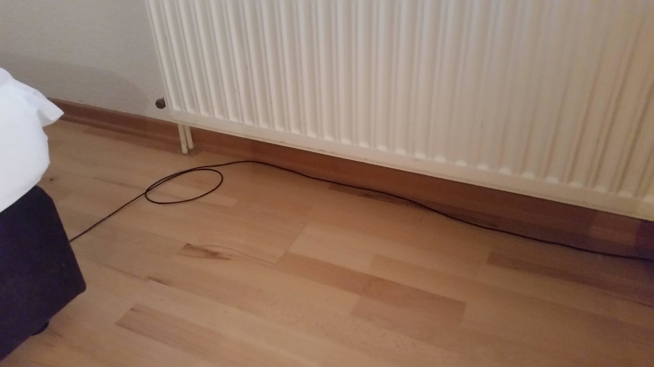Telefonkabel quer durchs Zimmer Apart Pension Babelsberg