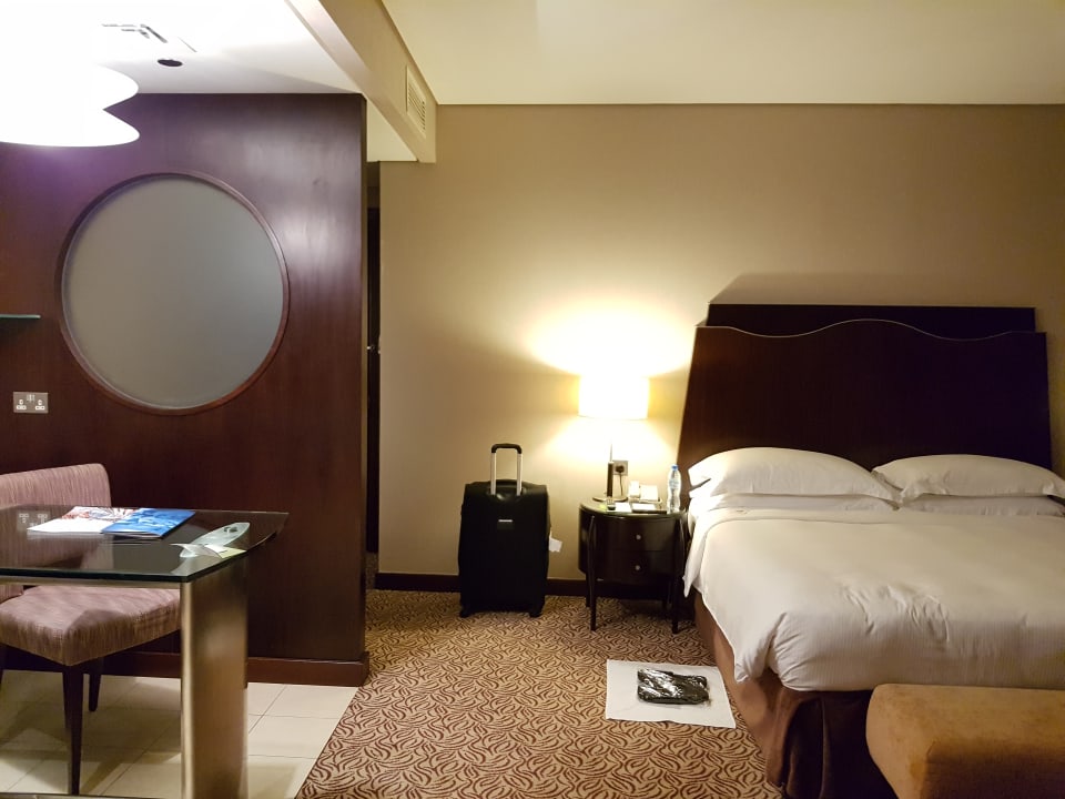 Zimmer Rose Rayhaan by Rotana