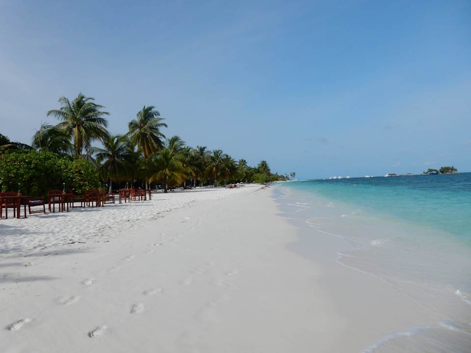 Strand Südseite, Nähe Sangu Restaurant Kuredu Island Resort & Spa