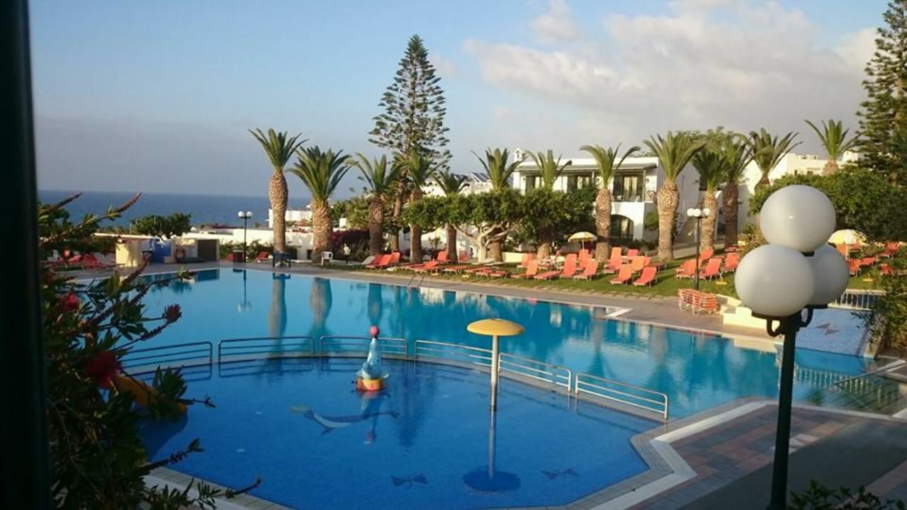 Poolanlage TUI SUNEO Chrissi Amoudia