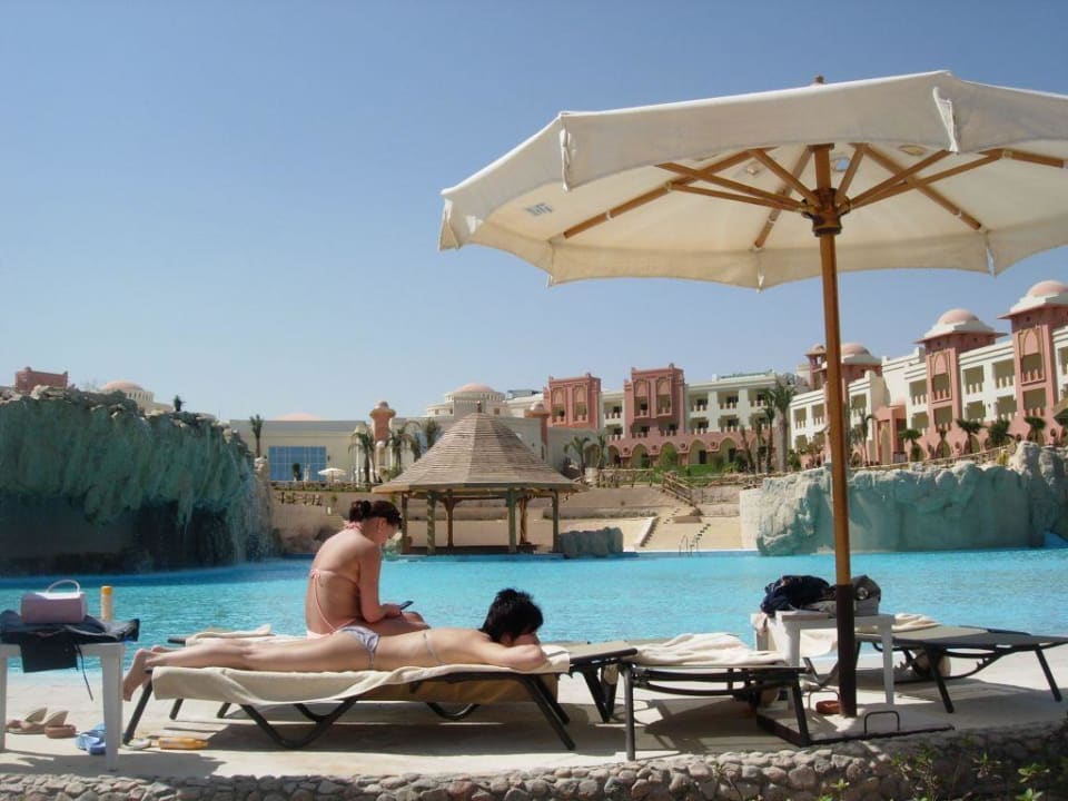 Pool Serenity Alpha Beach