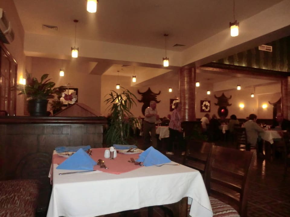 Einrichtung im asiatischen Restaurant Pickalbatros Alf Leila Wa Leila Resort - Neverland Hurghada