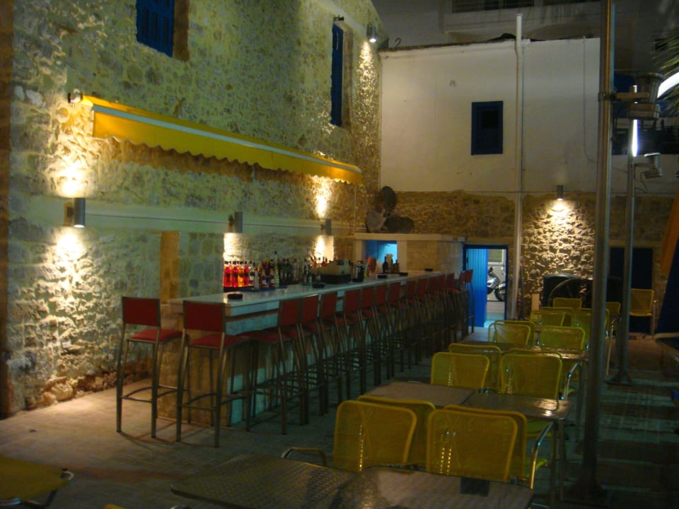 Pool bar  Hotel Kassavetis