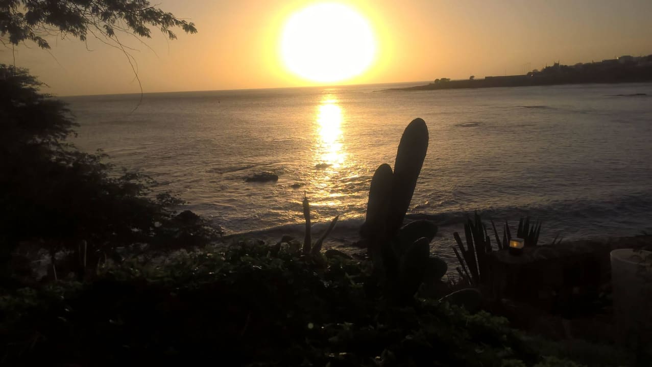 Sonnenuntergang von der Barterrasse Hotel Oasis Atlantico Praiamar